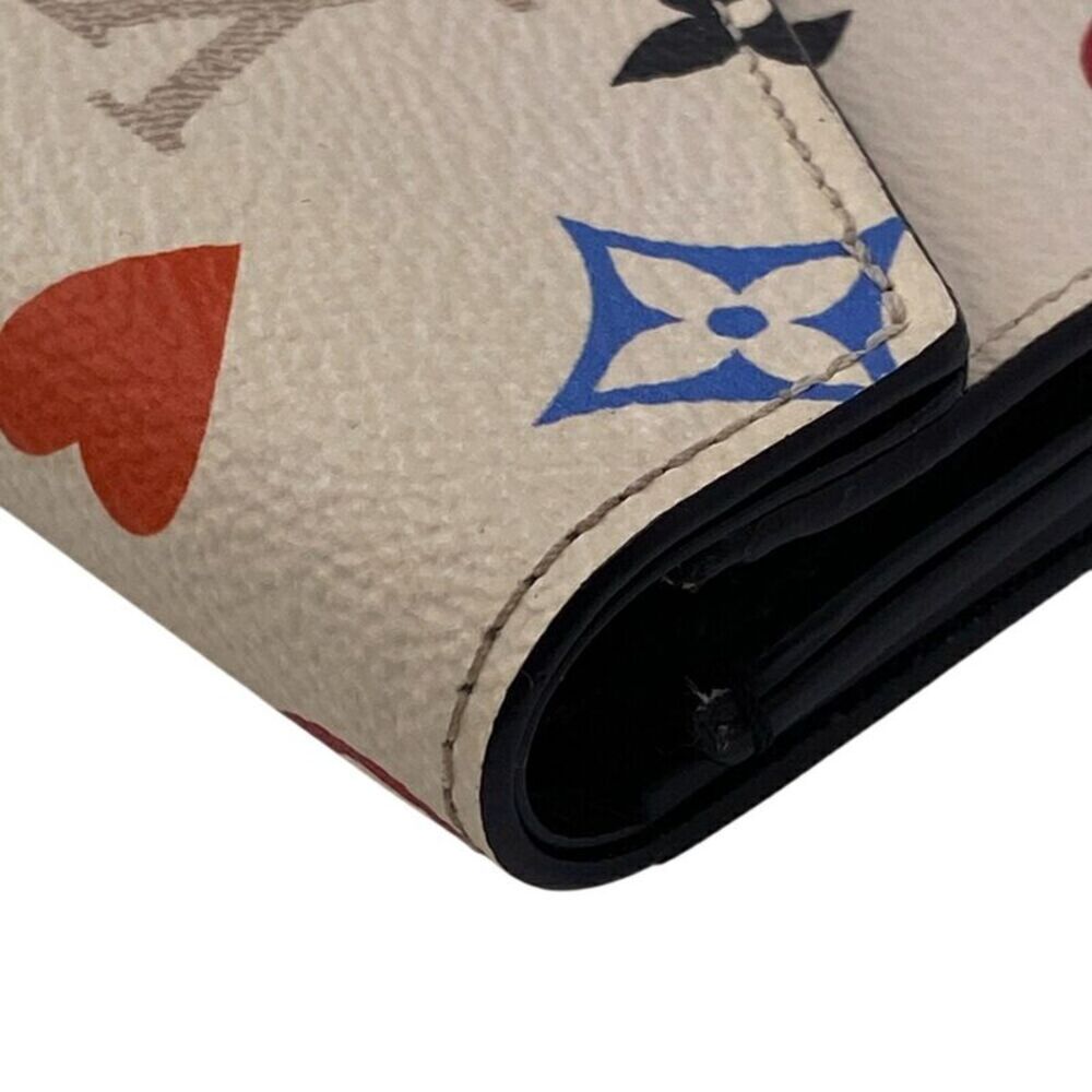 Louis Vuitton Zoé White Canvas Wallet  (Pre-Owned) - Picture 4 of 10